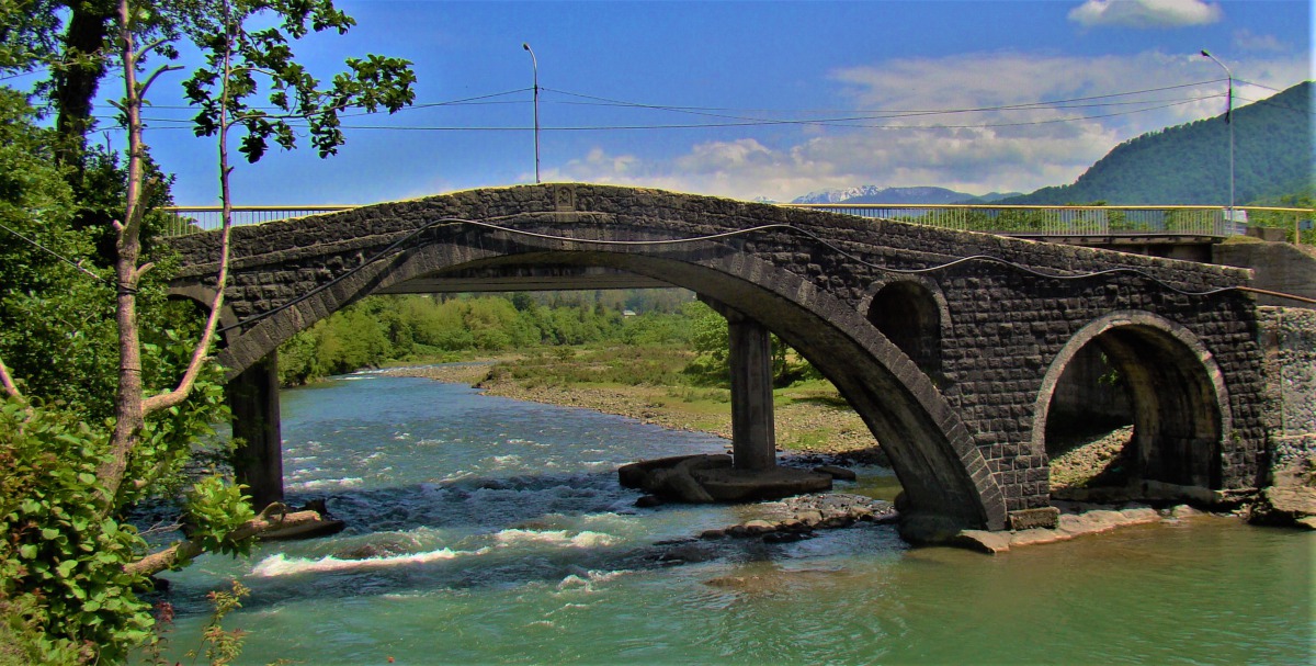 Мост Хуцубани